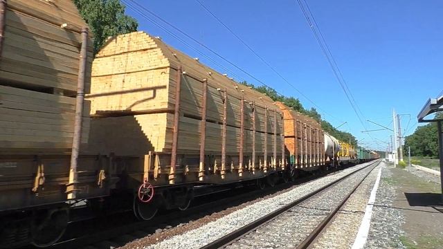 2ЭС6-241 "Синара" с грузовым поездом следует через о.п. 61 км