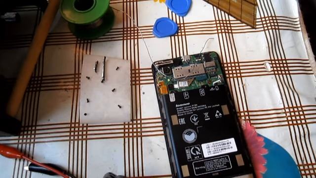 Lenovo p780 посторонние детали внутри корпуса и  "не работают наушники"