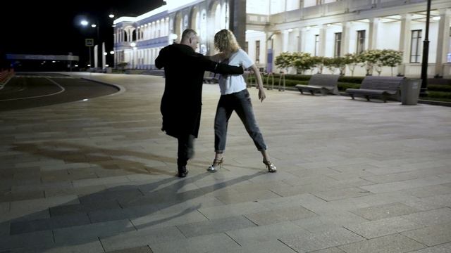 Pavel Sobiray and Ksenia Putko. Street Tango Improvisation. Josh Meloy — Met the Devil in Oklahoma.