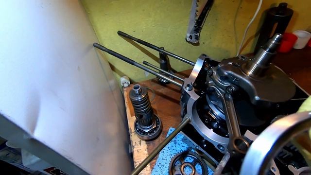 разобрал двигатель Yamaha XVS 1100 DragStar