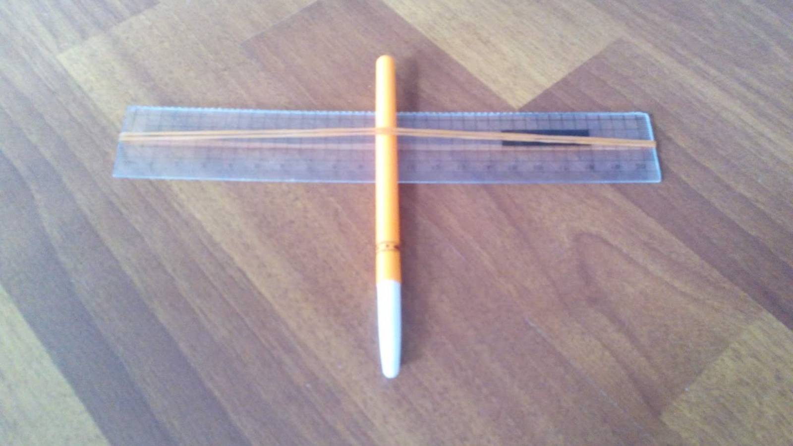 Как сделать мини лук из линейки и ручки | Лайфхак