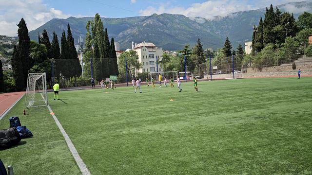 Детский футбол.
Ялта ДЮЦФС2014-Юниор2014