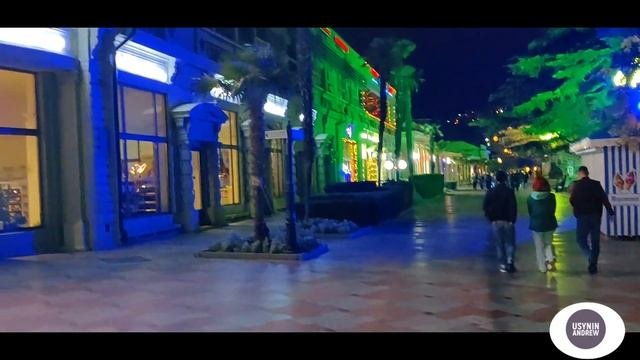 Видел Новогоднюю Ялту? Набережная Ялты ночью 1 января 2023 года. Крым