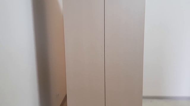 Собираю мебель для комнаты.