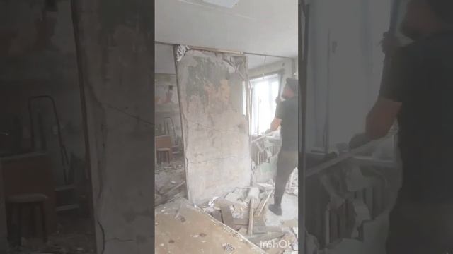 Как ломать перегородки в хрущёвке? Легко и просто #демонтаж #ремонт #shortsyoutube