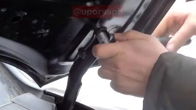 Toyota Highlander 3 - установка упоров / амортизаторов капота