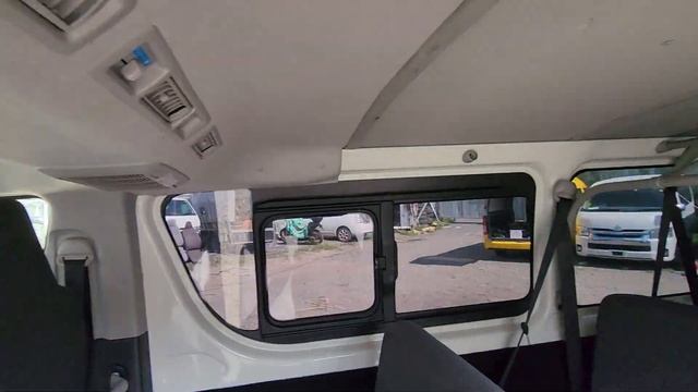 Toyota hiace 2017 год 2 литра бензин 9 мест категория б