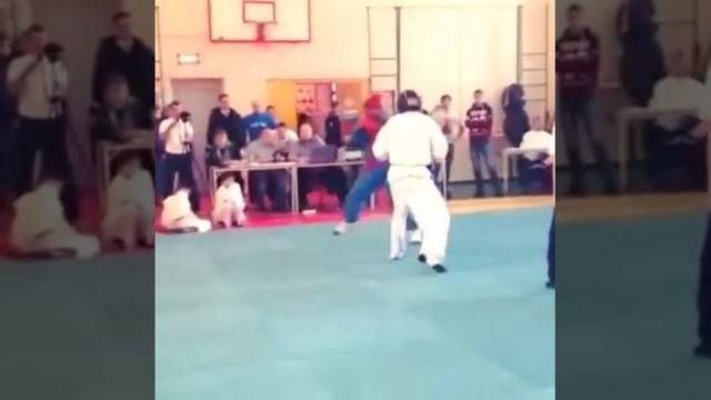 Армейский Рукопашный Бой.Рустам Хамзаев в белом.