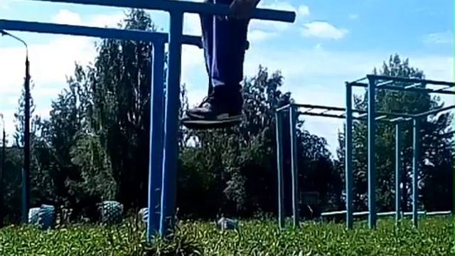 Свечка на брусьях.