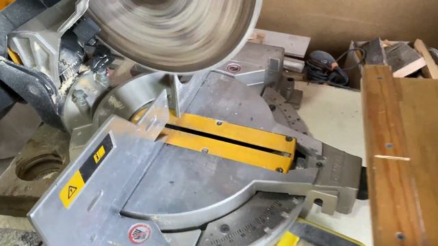БУТЫЛКОРЕЗ САМЫЙ ПРОСТОЙ СПОСОБ КАК ОТРЕЗАТЬ СТЕКЛЯННУЮ БУТЫЛКУ И СДЕЛАТЬ БОКАЛ