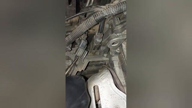 Заміна стартера Mitsubishi Outlander 1 2.4 AT. Mitsubishi Outlander 1 2.4 AT starter replacement.