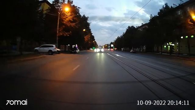 Пример видео 70mai dash cam 1s (на заднем стекле) сумерки вечер