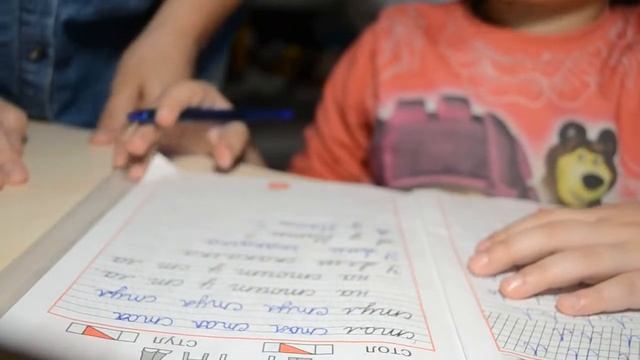 ВЛОГ : ШКОЛЬНИЦА СЪЕЛА ВСЕ СУШИ / УРОКИ НА ОТЛИЧНО / ВЫПАЛ МОЛОЧНЫЙ ЗУБ / ФРУКТОВЫЙ САЛАТ