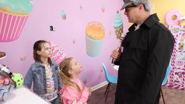 Addy and Maya Visit the New Toy Cafe