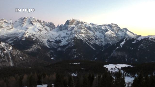 M. DI CAMPIGLIO SALITA 5 LAGHI E CREPUSCOLO SULLE DOLOMITI