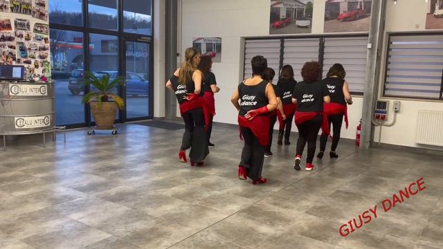 Bachatango Royal Coreo Petronela Calciu Eseguita dalle Giusy Dance