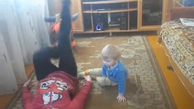 мои девчёнки поддерживают фигуру!!!
