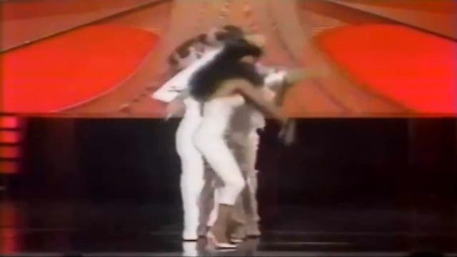 Diana Ross Chain Reaction At 13th Annual AMAs 1986