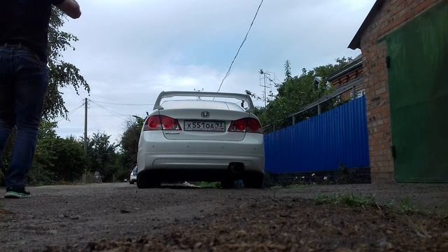 HONDA CIVIC 4D MT звук выхлопа