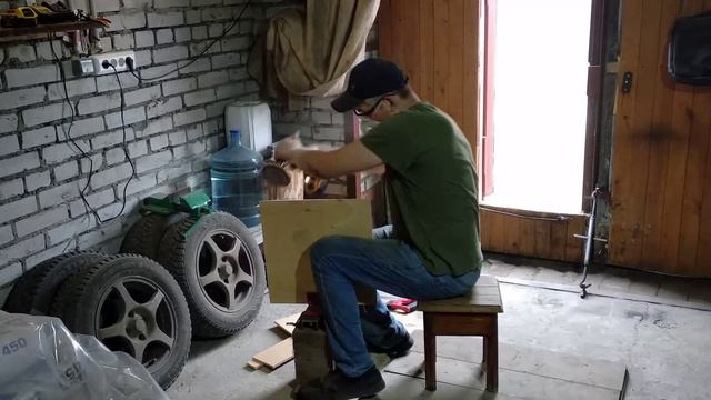 Подставка под полку в балконном шкафу