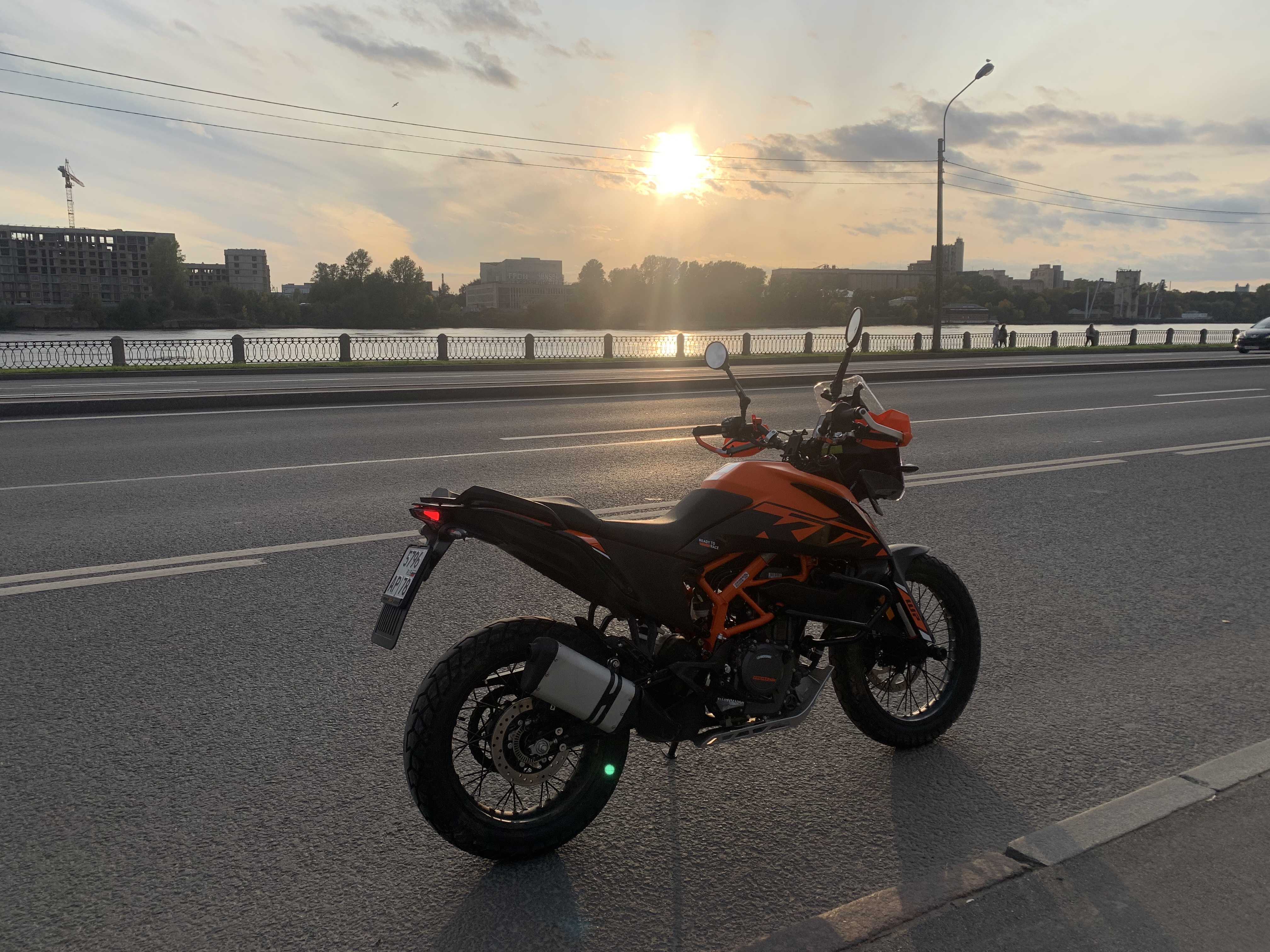 Мотобудни по центру Санкт-Петербурга на KTM 390 Adventure SW