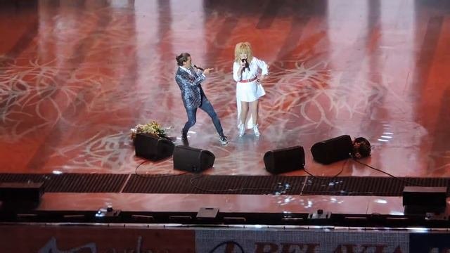 Алла Пугачева- Под одним флагом