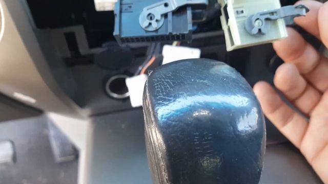 2004-2012 NISSAN TITAN FACTORY STEREO REMOVAL