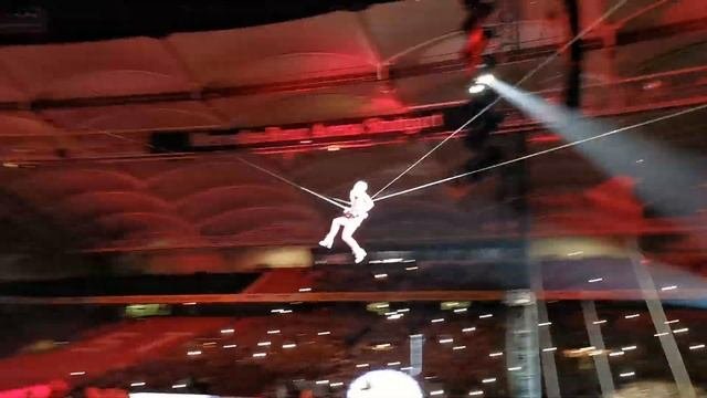 P!NK Fliegt Durch Die Mercedes-Benz Arena Stuttgart | So What