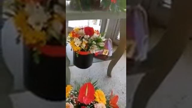 Cvjeće U Buketima. Cvjetni Kutak !