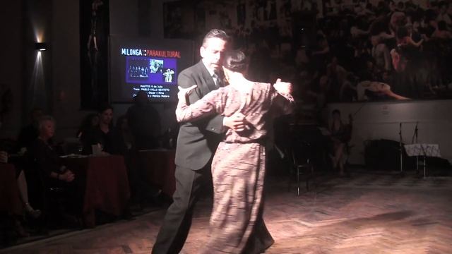 Tango exhibición Salón Canning Buenos Aires milonga Parakultural Diego Gauna Monica Matera