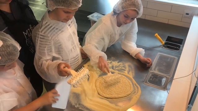 Бизнес-экскурсия лагеря KidsDevelop в Додо-Пицца