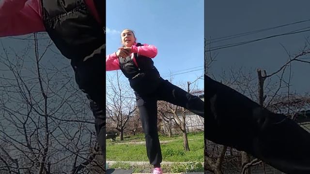 Комплекс упражнений на ноги и ягодицы.
