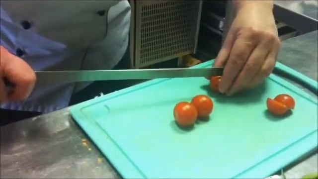 Брускеты с фетой и томатами черри