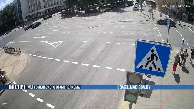 ДТП в Гомеле: легковой автомобиль отбросило на пешехода на тротуаре