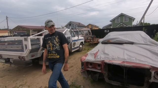 Гараж мечты! | Обзор CHEVY VAN | Трактор МТЗ