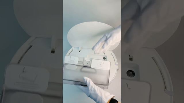 Робот-пылесос сухая и влажная уборка Xiaomi Mi Robot Vacuum-Mop Essential