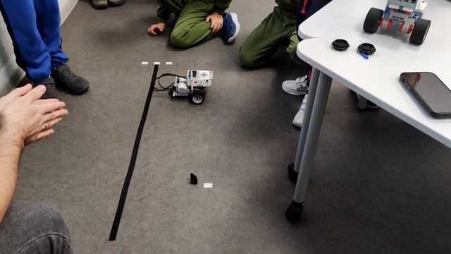 23 декабря в Детско-юношеском центре прошли соревнования по робототехнике.