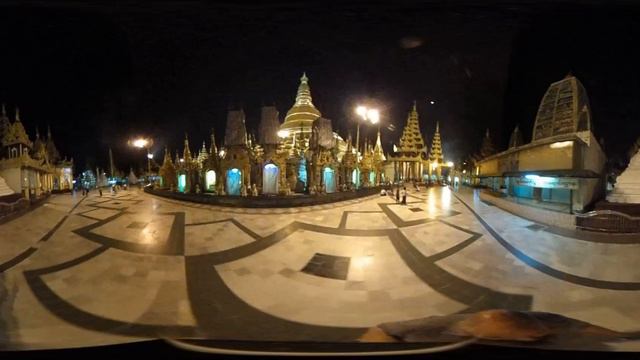 Панорамное видео. Ночное путешествие вокруг Шведагона. Night world tour around the Shwedagon.