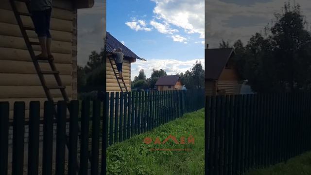Кровельные работы. Сруб дома 7х9 м. в лапу, полулафет. Сруб установлен в г. Дно.mp4