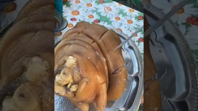 Рулька в казане на костре