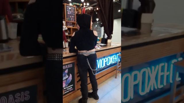 День открытия магазина моей Любимой. Петербург, тц Спутник, метро Ломоносовская, 14 ноября 2023.