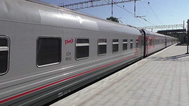 Электровоз ЭП2К-409 (ТЧЭ-6) со скорым поездом №147Г Казань - Москва.