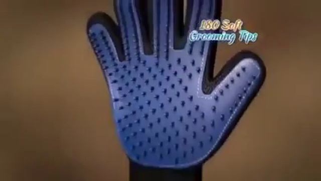 Массажная перчатка для вычесывая шерсти Тру Тач.