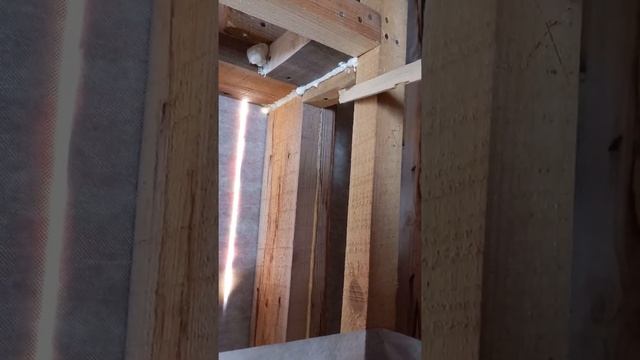 Второй способ - Как крепить двойной каркас или стойки Ларсена к основному каркасу в районе окон.