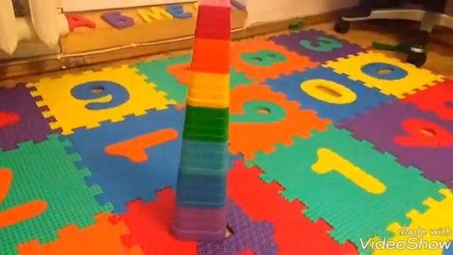 Развивающая игрушка "Пирамидка".