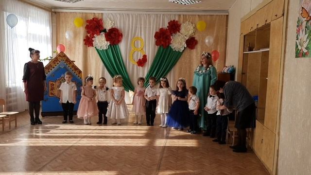 Утренник 8 марта средняя группа.