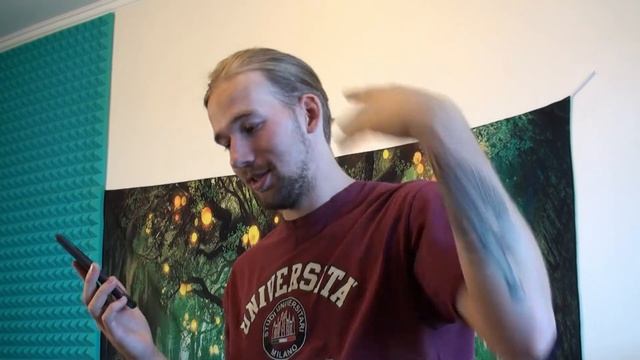 Как прикрепить акустический паралон к бетонной стене?