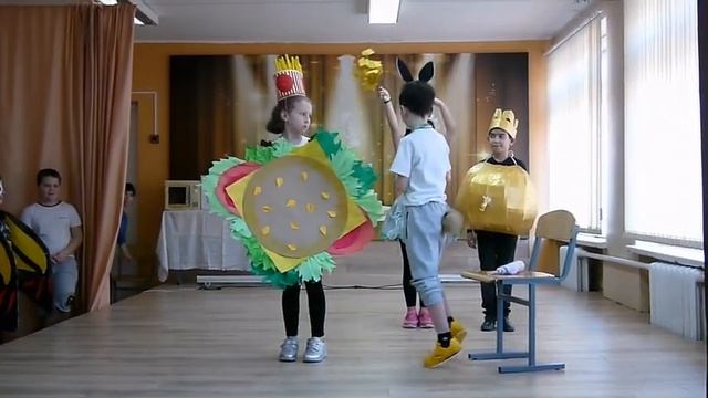 Колобок (на новый лад) - 3 "В" кл - театральный фестиваль