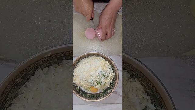драники колбасой и с картошкой