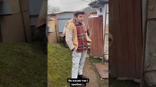ЛЬОЛІК СРАЄ І ТІШИТЬСЯ?ХВАЛИТЬСЯ ЧАСНИКОМ???